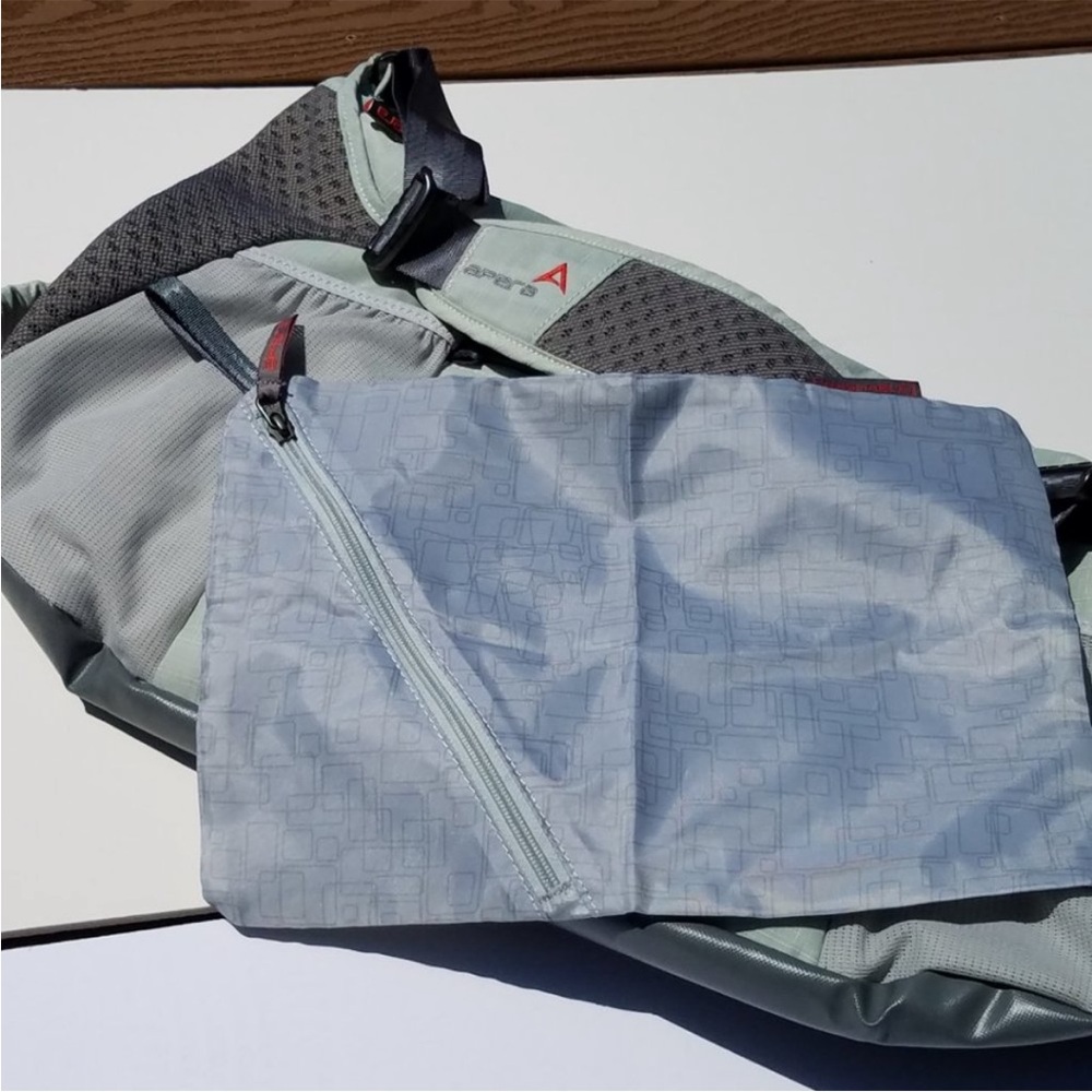 Apera Performance Duffel Large Gym Bag Antimicrob - Picture 8 of 8